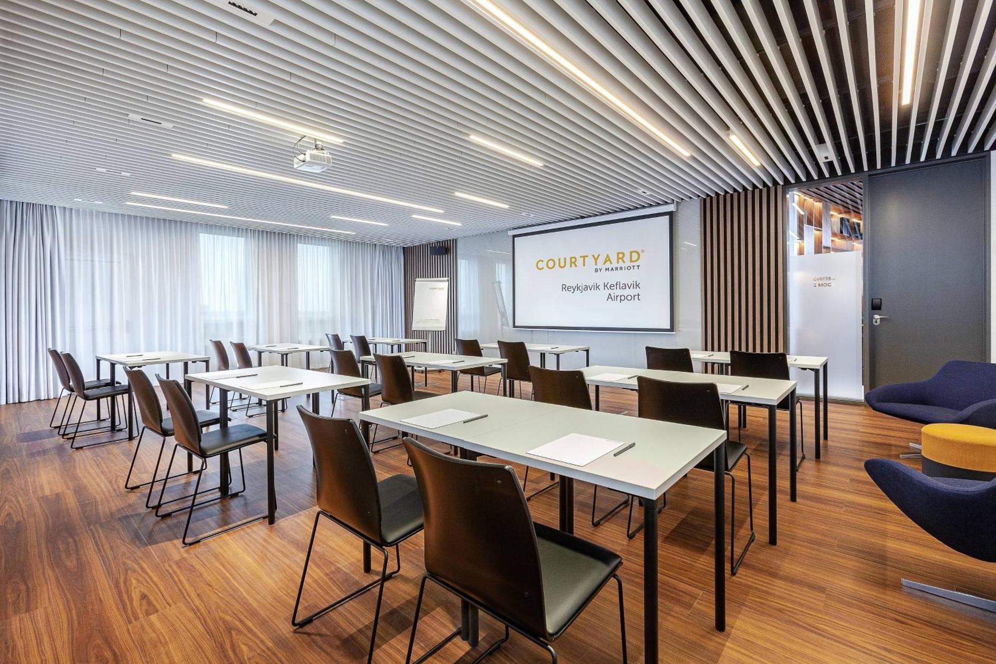 Отель Courtyard By Marriott Reykjavik Keflavik Airport Экстерьер фото